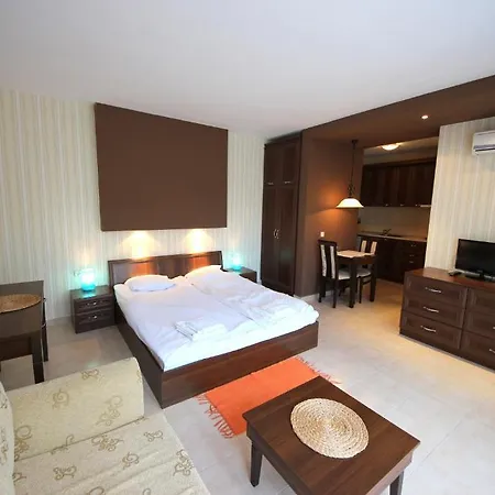 Apartament Menada Kavaci