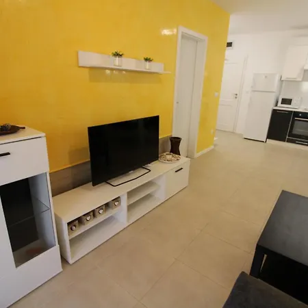 Menada Kavaci Apartment *