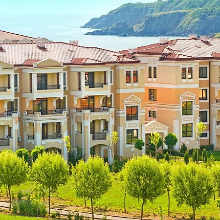 Menada Kavaci Апартаменты